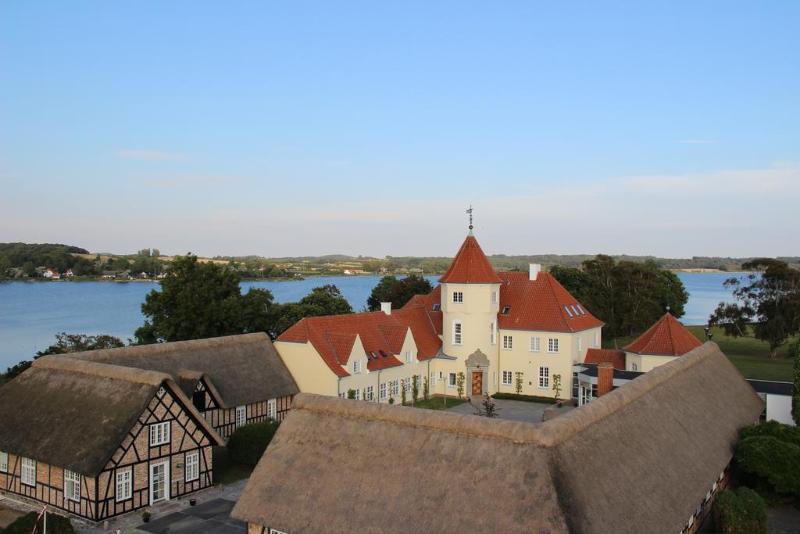 Gl. Avernaes Sinatur Hotel & Konference Ebberup Exterior foto